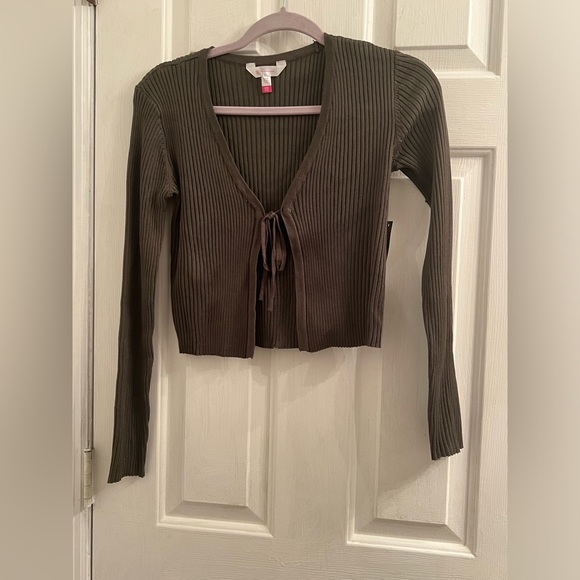 Size small dark olive green front tie closure ribbed long sleeve shirt top - Picture 2 of 5